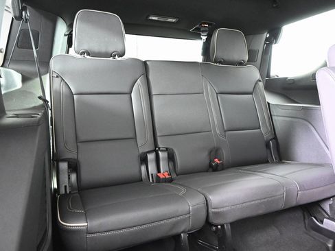 Used 2023 GMC Yukon SLT image 16