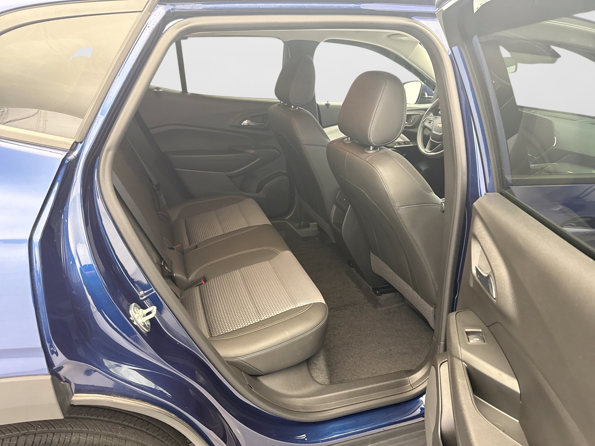Used 2024 Chevrolet Trax LT FWD image 17