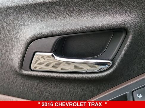 Used 2016 Chevrolet Trax LT w/ LT Sun and Sound Package AWD/4WD image 12