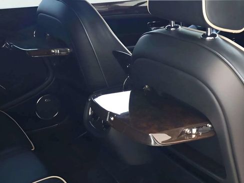 Used 2014 Bentley Mulsanne RWD image 20