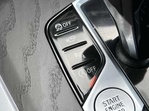 Used 2022 BMW X7 M50i image 33