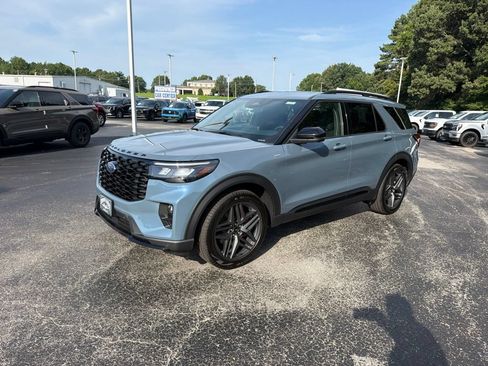 New 2026 Ford Explorer ST-Line w/ ST-Line Street Pack RWD image 7