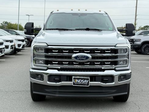Used 2024 Ford F350 Lariat image 2