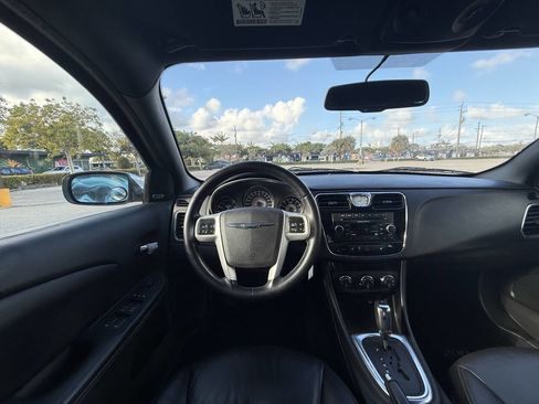 Used 2013 Chrysler 200 Limited image 21