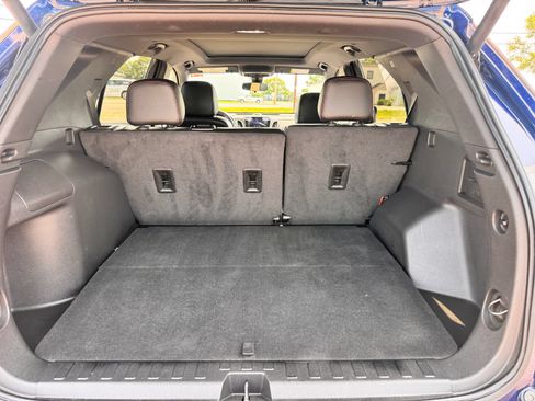 Used 2023 Chevrolet Equinox RS w/ RS Leather Package FWD image 6