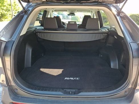 Certified 2021 Toyota RAV4 LE AWD/4WD image 28