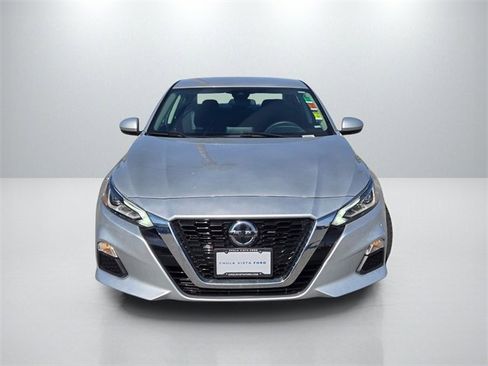 Used 2022 Nissan Altima 2.5 SV image 2