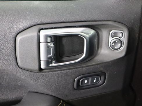 Used 2025 Jeep Wrangler Unlimited Sahara w/ Safety Group image 22