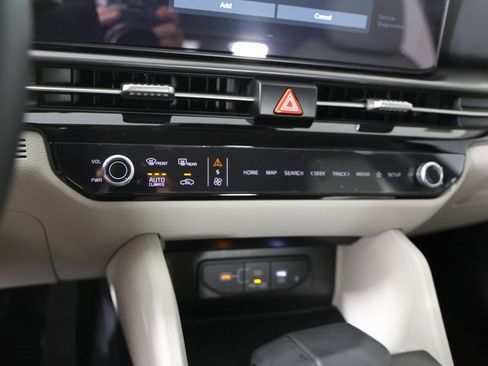 New 2026 Kia Sportage EX w/ EX Panorama Roof Package image 19