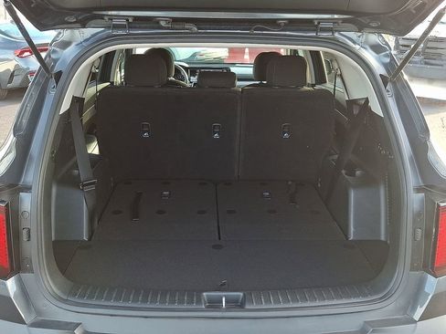 Used 2022 Kia Sorento LX image 28