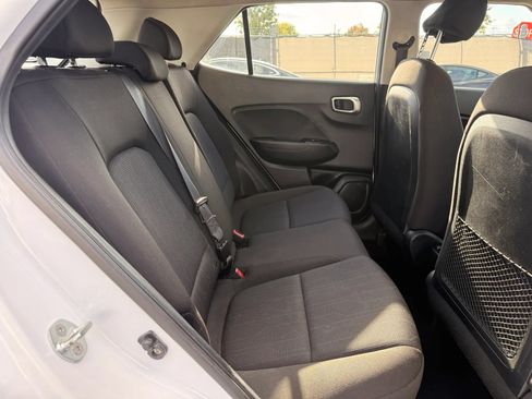 Used 2021 Hyundai Venue SE FWD image 20