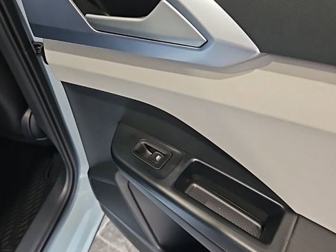 New 2026 Volkswagen Taos SE AWD/4WD image 16