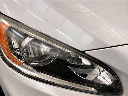 Used 2016 Volvo V60 T5 Cross Country w/ Convenience Package image 28