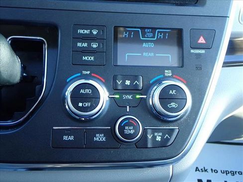 Used 2018 Toyota Sienna XLE Premium image 20