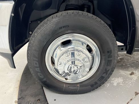 Used 2024 RAM 3500 Tradesman w/ Chrome Appearance Group AWD/4WD image 21