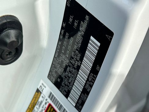 Used 2024 Toyota Highlander Limited image 36