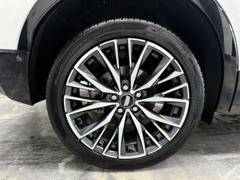 Used 2024 Cadillac XT4 Sport image 28