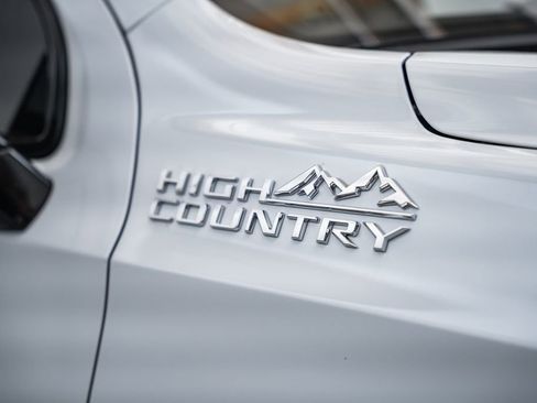 New 2026 Chevrolet Tahoe High Country AWD/4WD image 17