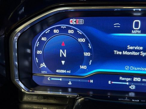 Used 2024 Chevrolet Silverado 2500 ZR2 w/ Technology Package image 34