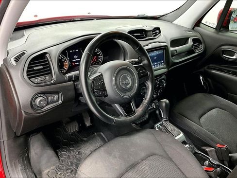 Used 2018 Jeep Renegade Altitude w/ Advanced Technology Group image 16