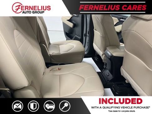 Used 2023 Toyota Highlander XLE AWD/4WD image 27