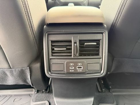 Used 2025 Subaru Forester Premium AWD/4WD image 25