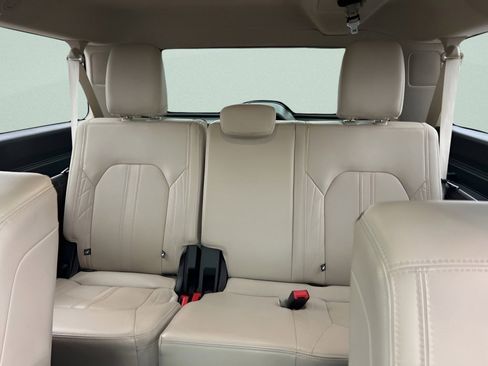 Used 2023 Ford Expedition Max Platinum AWD/4WD image 24