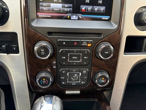 Used 2014 Ford F150 Platinum image 31