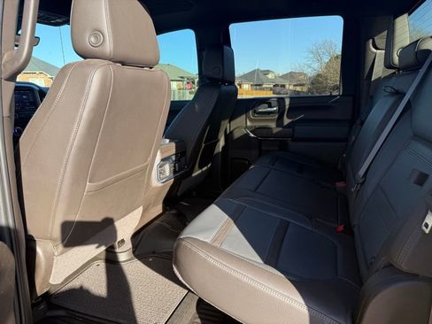 Used 2023 GMC Sierra 2500 Denali w/ Denali Black Diamond Edition AWD/4WD image 9