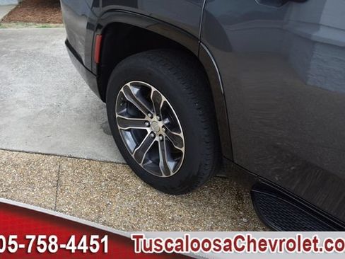 Used 2022 Jeep Wagoneer Series II RWD image 16