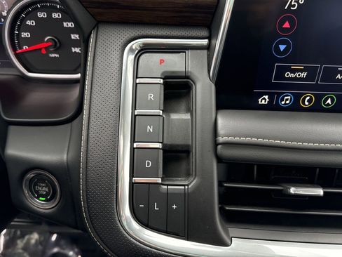 Used 2021 Chevrolet Suburban Premier w/ Premium Package image 22