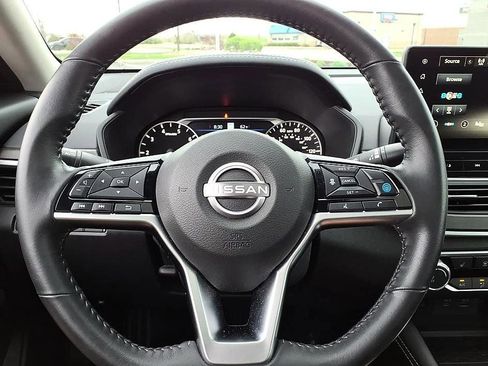 Used 2023 Nissan Altima 2.5 SV w/ SV Premium Package AWD/4WD image 25