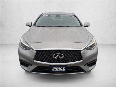 Used 2018 INFINITI QX30 image 2