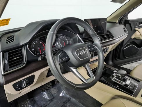 Used 2022 Audi Q5 2.0T Premium w/ Convenience Package AWD/4WD image 4
