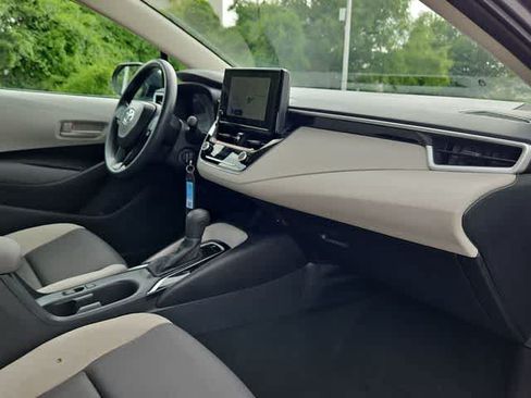 Used 2025 Toyota Corolla LE FWD image 19