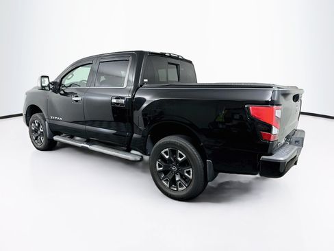 Used 2021 Nissan Titan SL w/ Moonroof Package AWD/4WD image 5