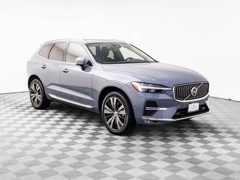 Used 2023 Volvo XC60 B5 Plus w/ Climate Package AWD/4WD image 9