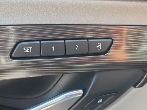Certified 2024 GMC Terrain SLT FWD image 30