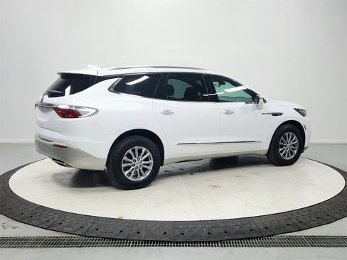 Used 2024 Buick Enclave Premium image 7