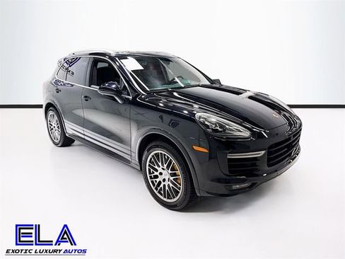 Used 2016 Porsche Cayenne Turbo image 9