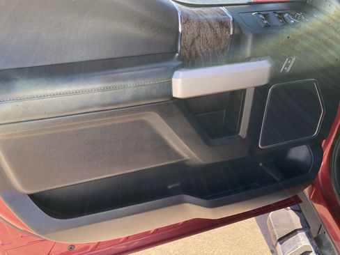 Used 2017 Ford F350 Lariat w/ Chrome Package image 19