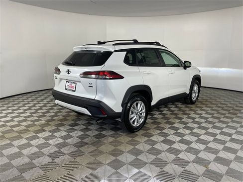 New 2026 Toyota Corolla Cross LE w/ Moonroof Package image 6