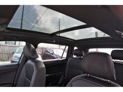 Used 2021 Volkswagen Tiguan SE R-Line FWD image 30