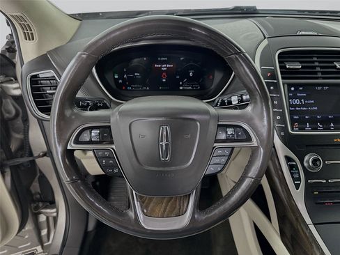 Used 2019 Lincoln Nautilus Reserve w/ Driver Assistance Package image 19