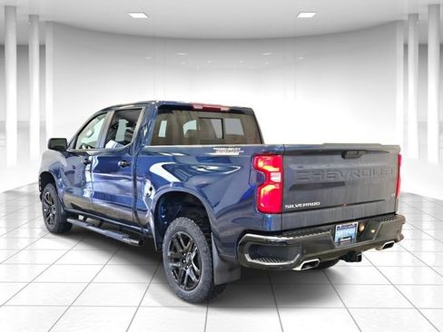 Used 2021 Chevrolet Silverado 1500 LT Trail Boss w/ Convenience Package II image 3