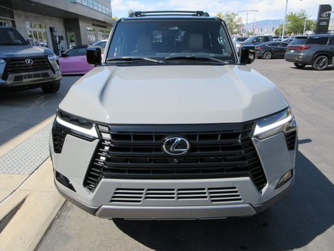 Used 2026 Lexus GX 550 AWD/4WD image 14