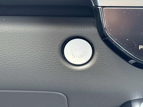 New 2026 Kia Carnival FWD image 31