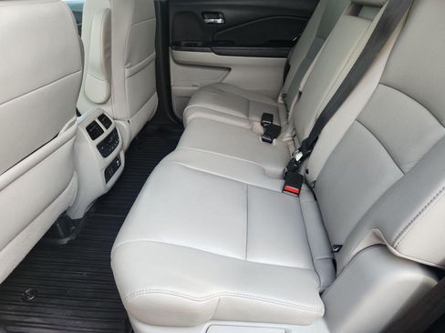 Used 2022 Honda Pilot Touring image 25