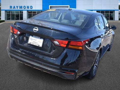 Used 2025 Nissan Altima 2.5 SV image 3