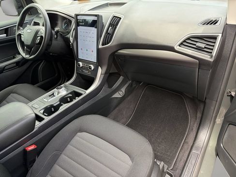 Used 2024 Ford Edge SE w/ Black Appearance Package AWD/4WD image 11